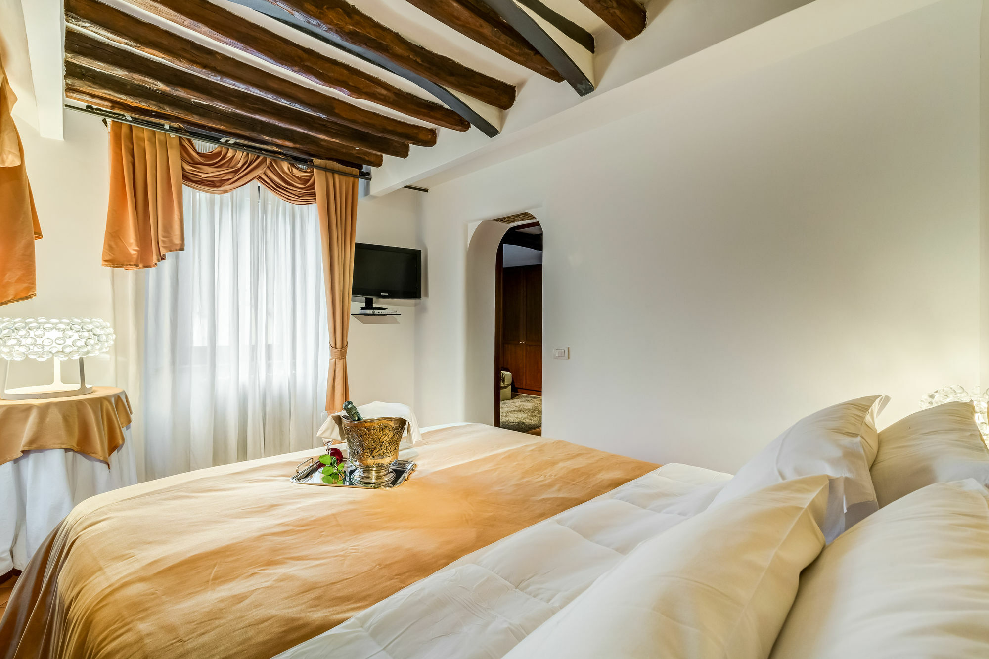 Luxury Navona